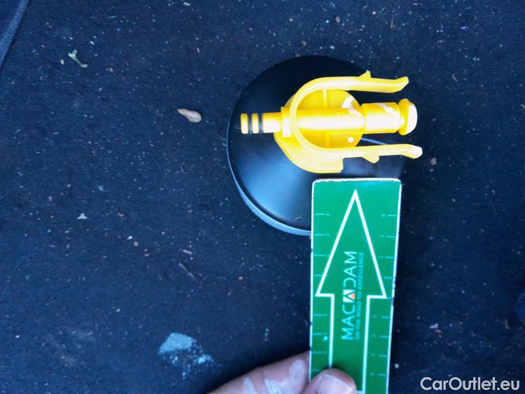  KIA  Niro KIA  / 2019 / 5P / crossover 1.6 GDi PHEV 104kW (141CV) Drive #17