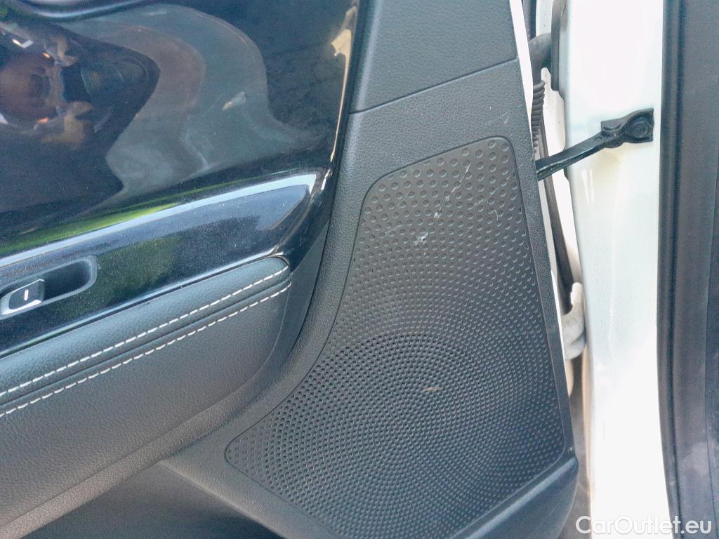  KIA  Niro KIA  / 2019 / 5P / crossover 1.6 GDi PHEV 104kW (141CV) Drive #36