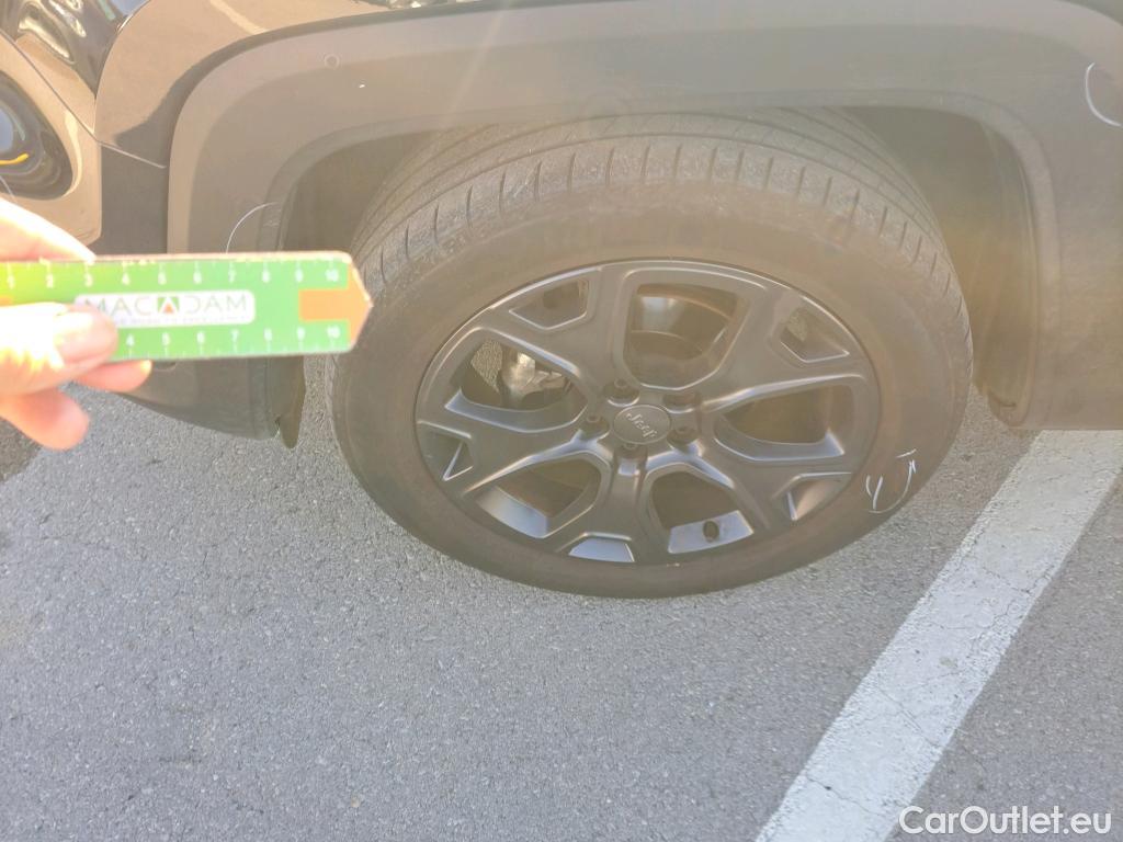 Jeep  Patriot JEEP Renegade / 2014 / 5P / todoterreno 80 Aniversario 1.0G 88kW (120CV) 4x2(SP) #5