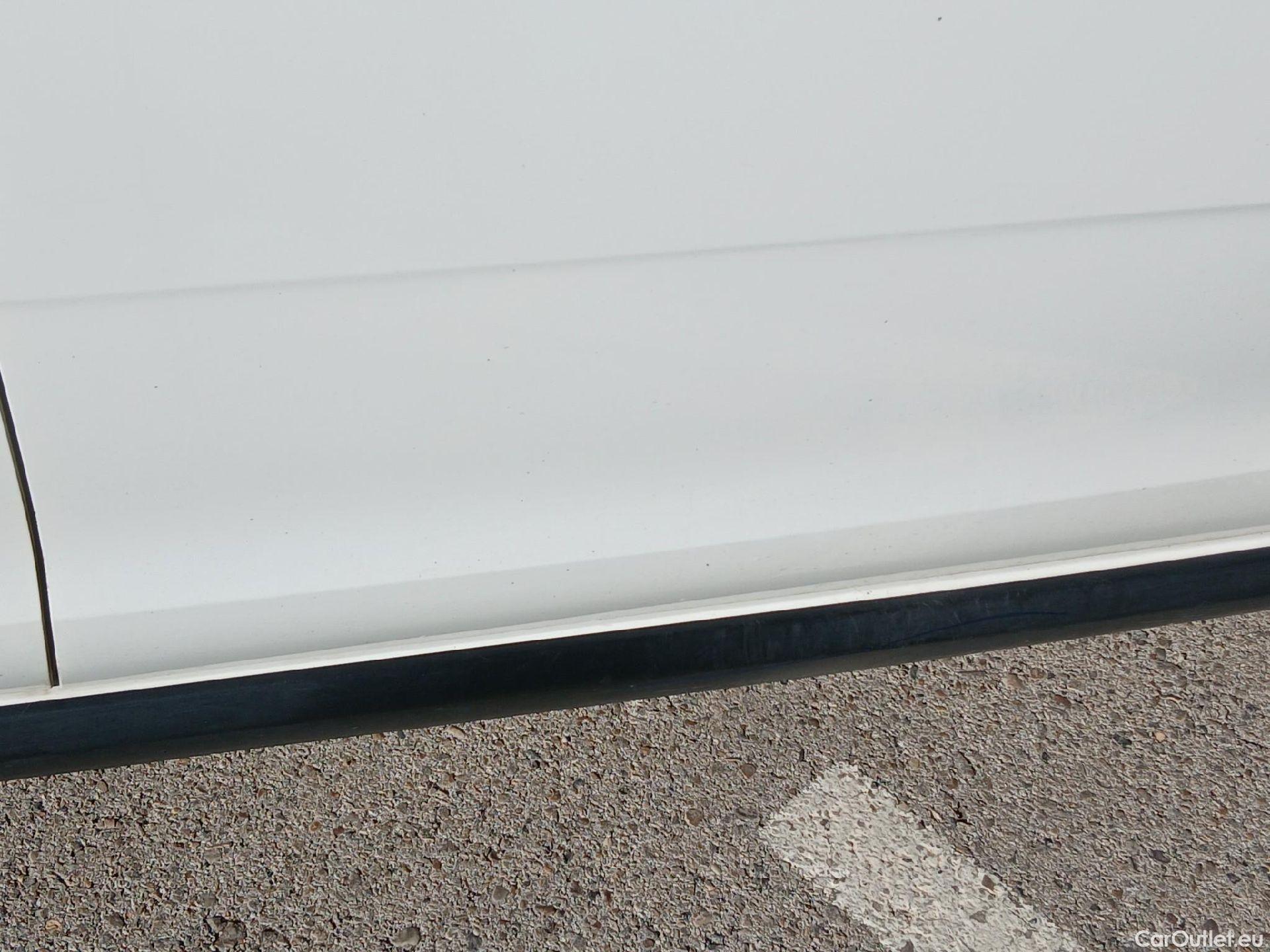  Citroen  C3 CITROEN  / 2016 / 5P / berlina con portón BlueHDi 73KW (100CV) S&S FEEL #32