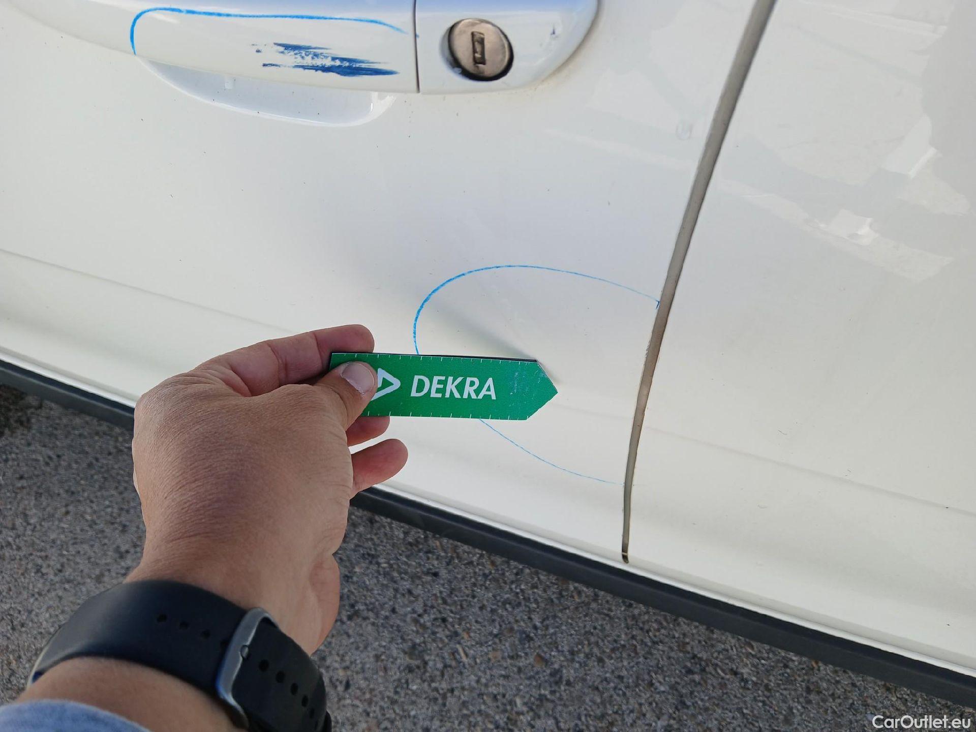  Citroen  C3 CITROEN  / 2016 / 5P / berlina con portón BlueHDi 73KW (100CV) S&S FEEL #20