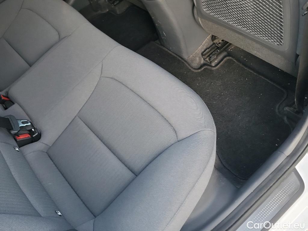  Hyundai   Ioniq HYUNDAI / 2019 / 5P / berlina con portón 1.6 GDI PHEV Tecno DCT #16