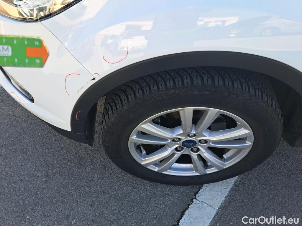  Ford  Kuga FORD  / 2016 / 5P / todoterreno 1.5 EcoBoost 88kW 4x2 Trend+ (CX) #29