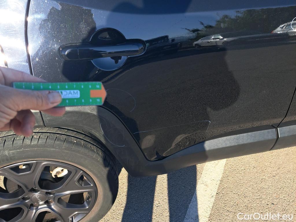 Jeep  Patriot JEEP Renegade / 2014 / 5P / todoterreno 80 Aniversario 1.0G 88kW (120CV) 4x2(SP) #41