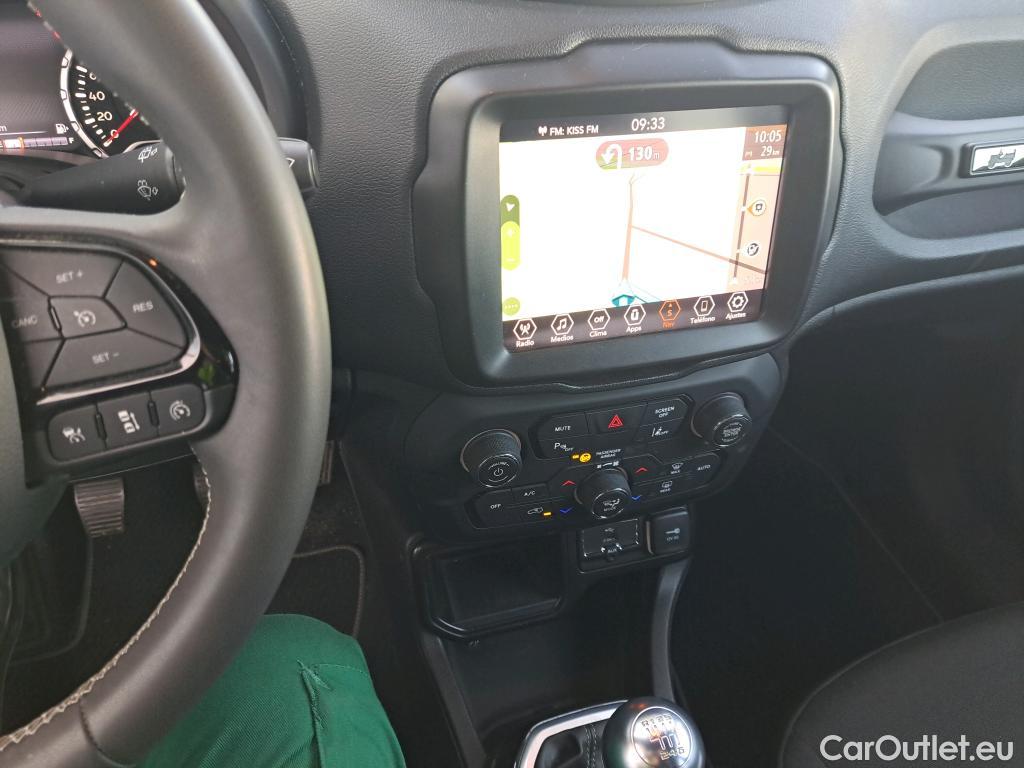 Jeep  Patriot JEEP Renegade / 2014 / 5P / todoterreno 80 Aniversario 1.0G 88kW (120CV) 4x2(SP) #14