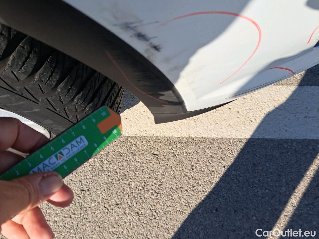  Ford  Kuga FORD  / 2016 / 5P / todoterreno 1.5 EcoBoost 88kW 4x2 Trend+ (CX) #28