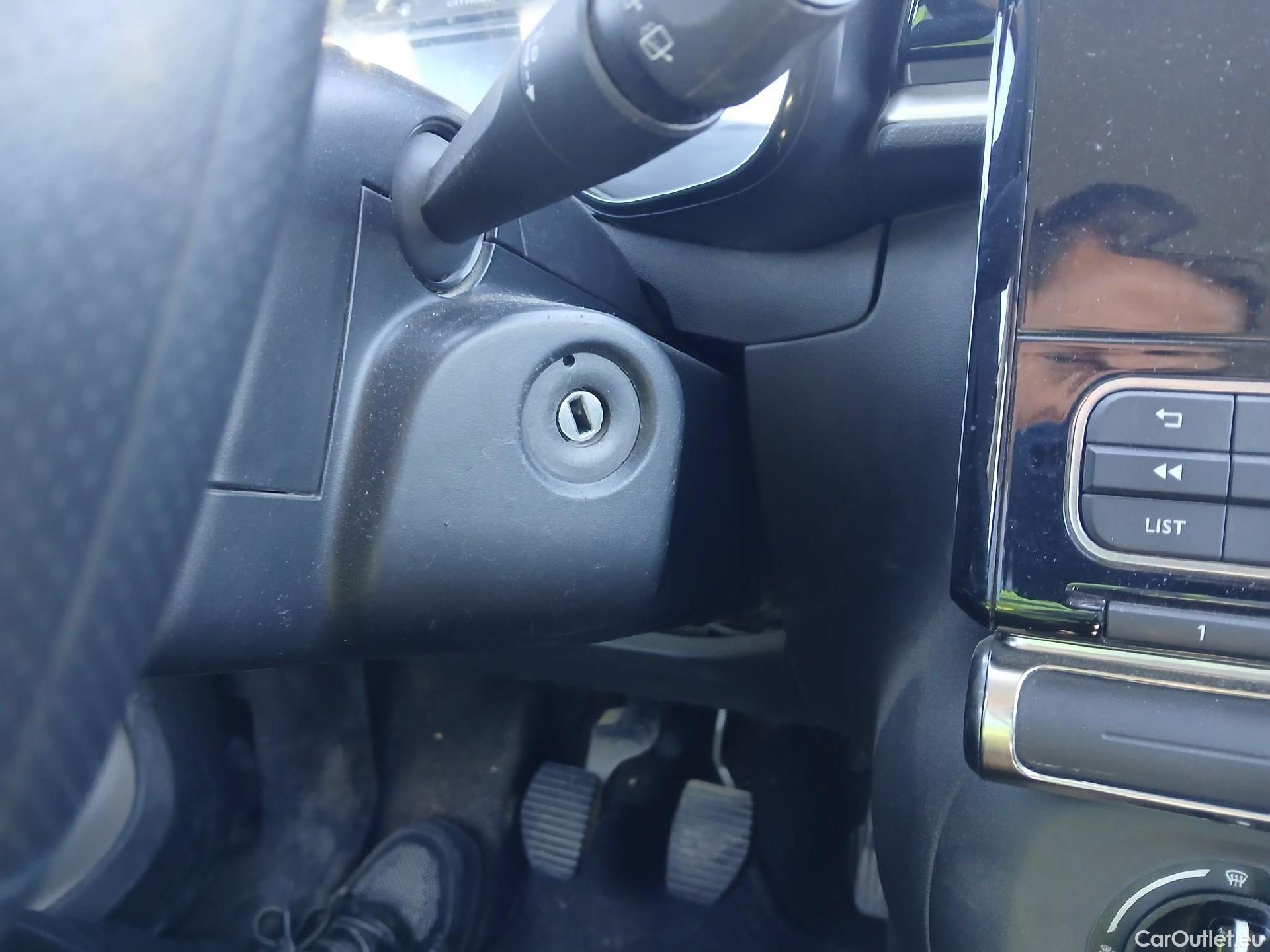  Citroen  C3 CITROEN  / 2016 / 5P / berlina con portón BlueHDi 73KW (100CV) S&S FEEL #38