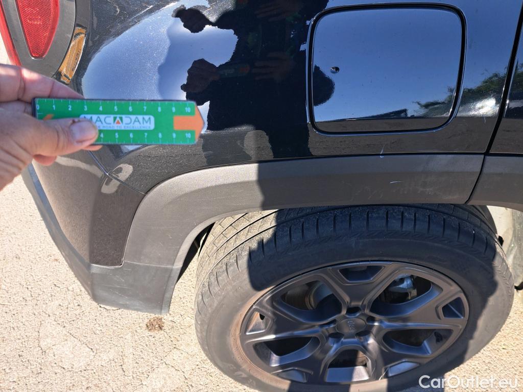 Jeep  Patriot JEEP Renegade / 2014 / 5P / todoterreno 80 Aniversario 1.0G 88kW (120CV) 4x2(SP) #43