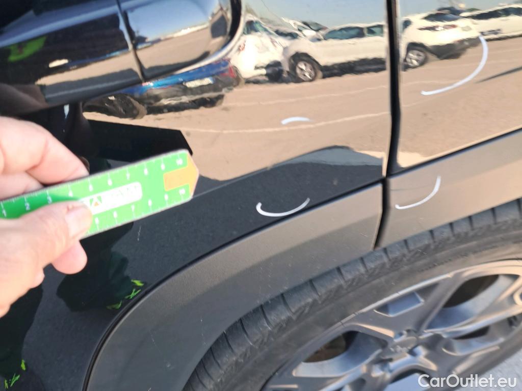 Jeep  Patriot JEEP Renegade / 2014 / 5P / todoterreno 80 Aniversario 1.0G 88kW (120CV) 4x2(SP) #40