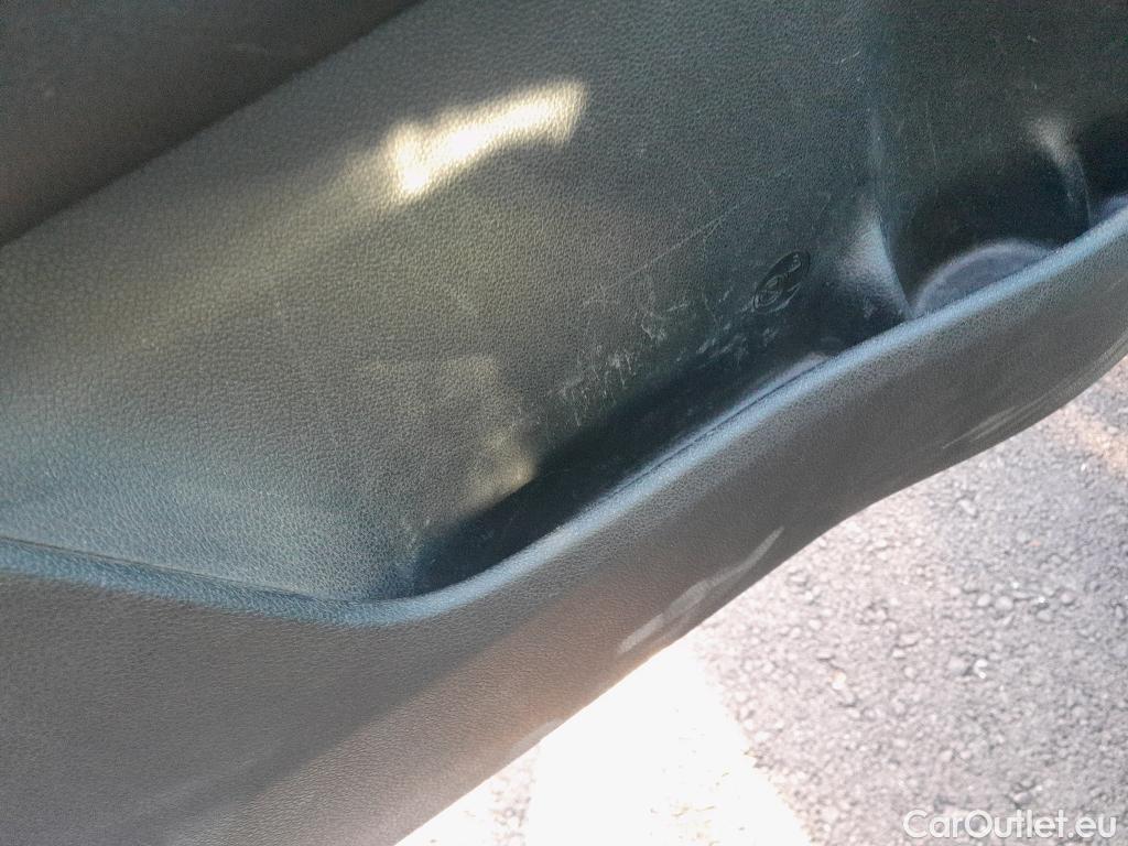  KIA  Niro KIA  / 2019 / 5P / crossover 1.6 GDi PHEV 104kW (141CV) Drive #27