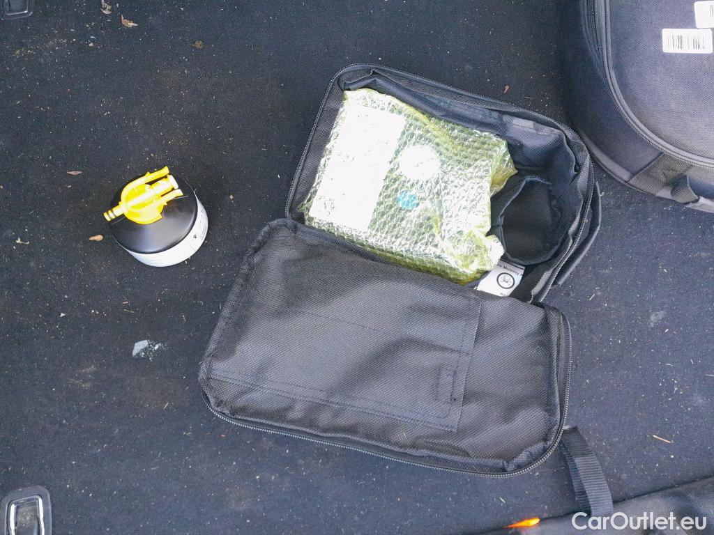  KIA  Niro KIA  / 2019 / 5P / crossover 1.6 GDi PHEV 104kW (141CV) Drive #16