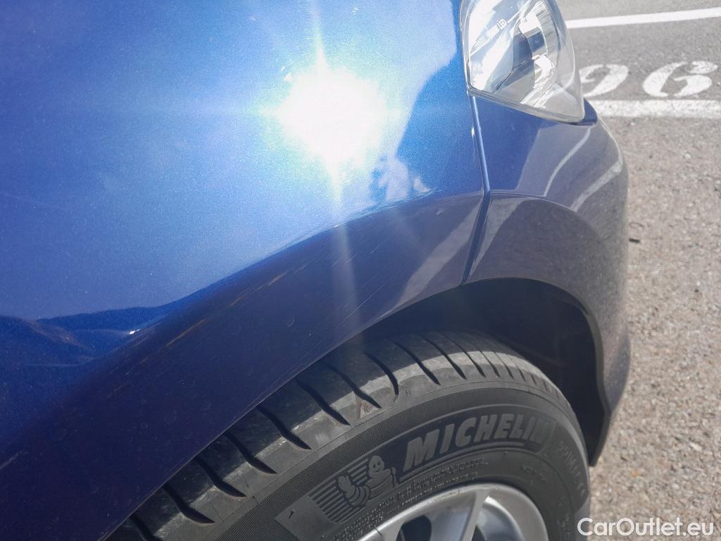  Bmw  Serie 1 BMW  / 2015 / 5P / berlina con portón 116d #24