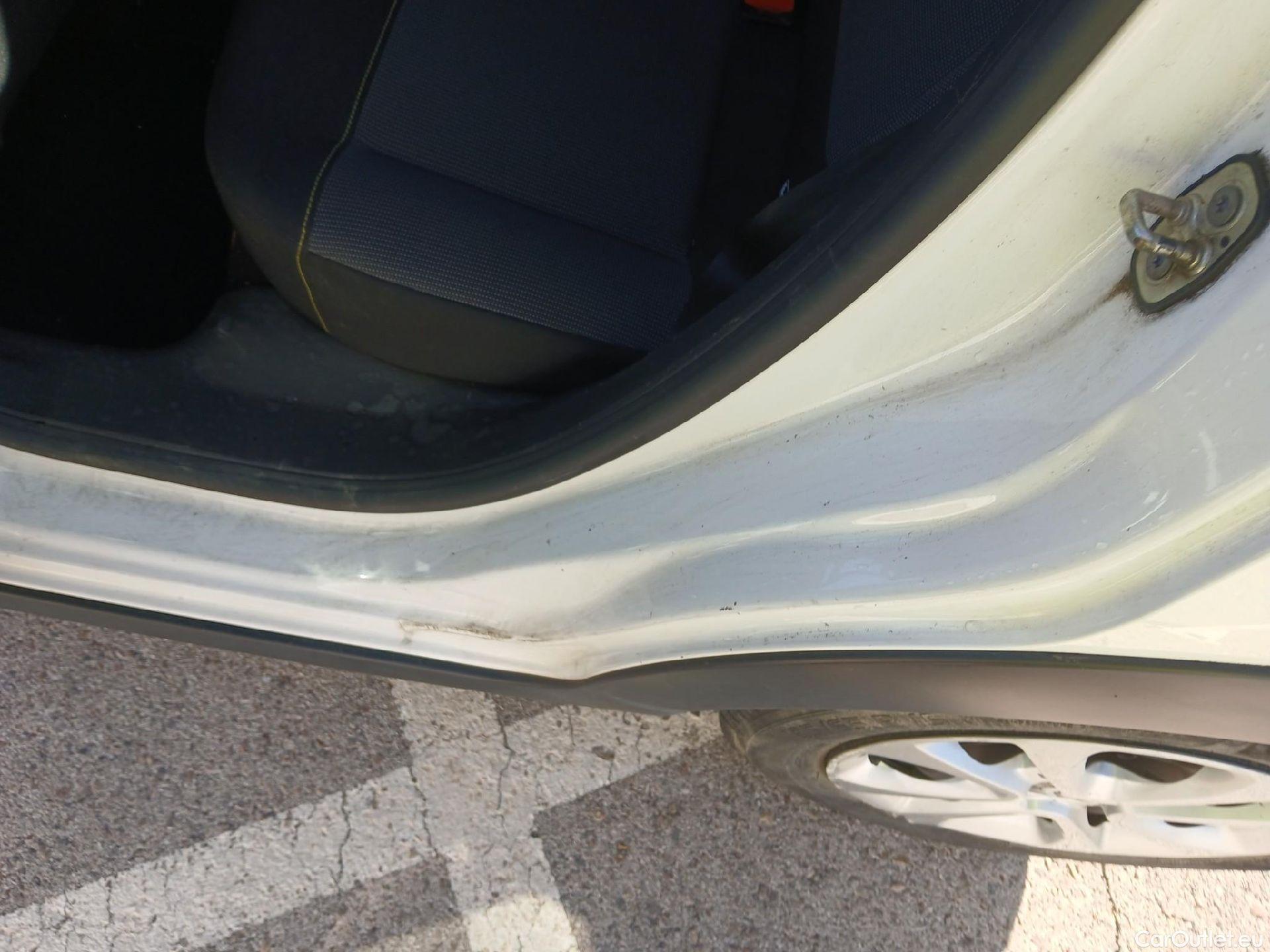  Citroen  C3 CITROEN  / 2016 / 5P / berlina con portón BlueHDi 73KW (100CV) S&S FEEL #6