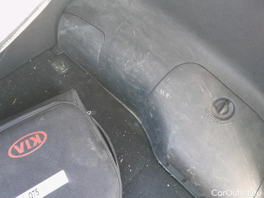  KIA  Niro KIA  / 2019 / 5P / crossover 1.6 GDi PHEV 104kW (141CV) Drive #29