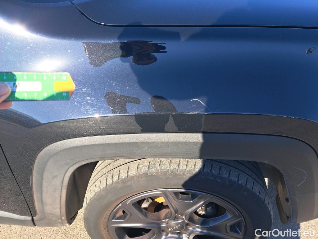 Jeep  Patriot JEEP Renegade / 2014 / 5P / todoterreno 80 Aniversario 1.0G 88kW (120CV) 4x2(SP) #55