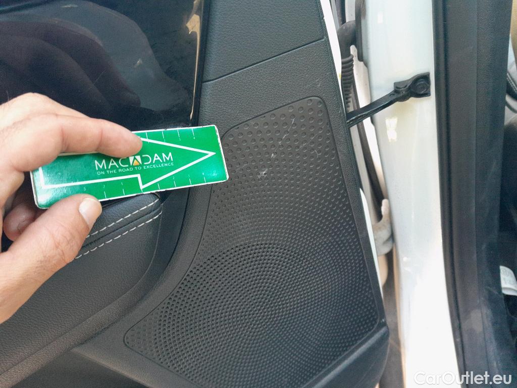  KIA  Niro KIA  / 2019 / 5P / crossover 1.6 GDi PHEV 104kW (141CV) Drive #35