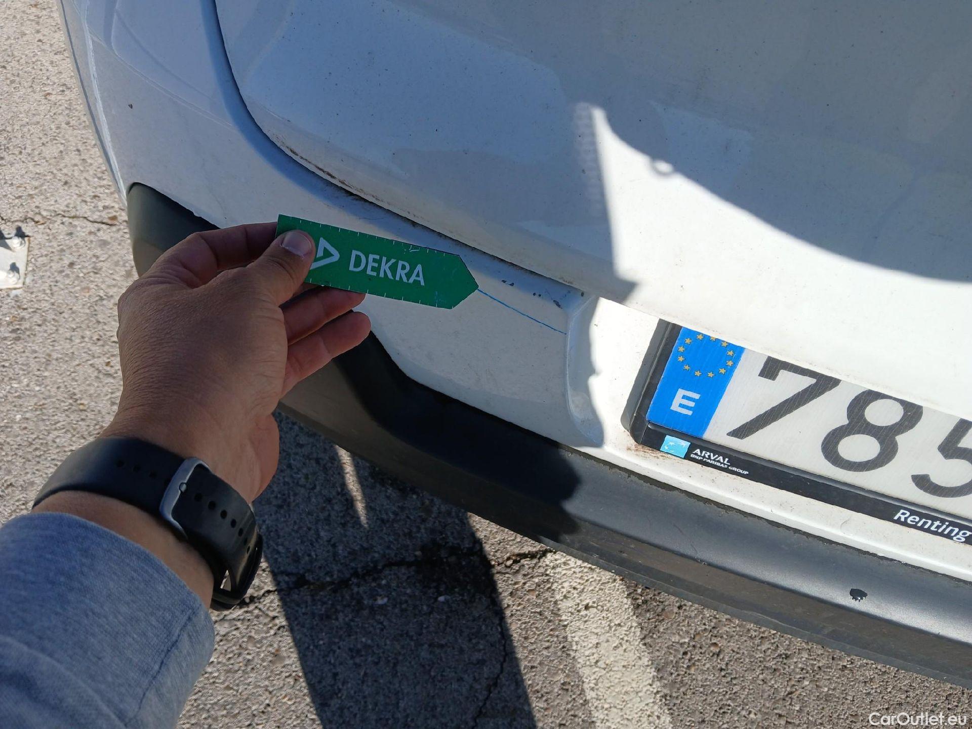  Citroen  C3 CITROEN  / 2016 / 5P / berlina con portón BlueHDi 73KW (100CV) S&S FEEL #28