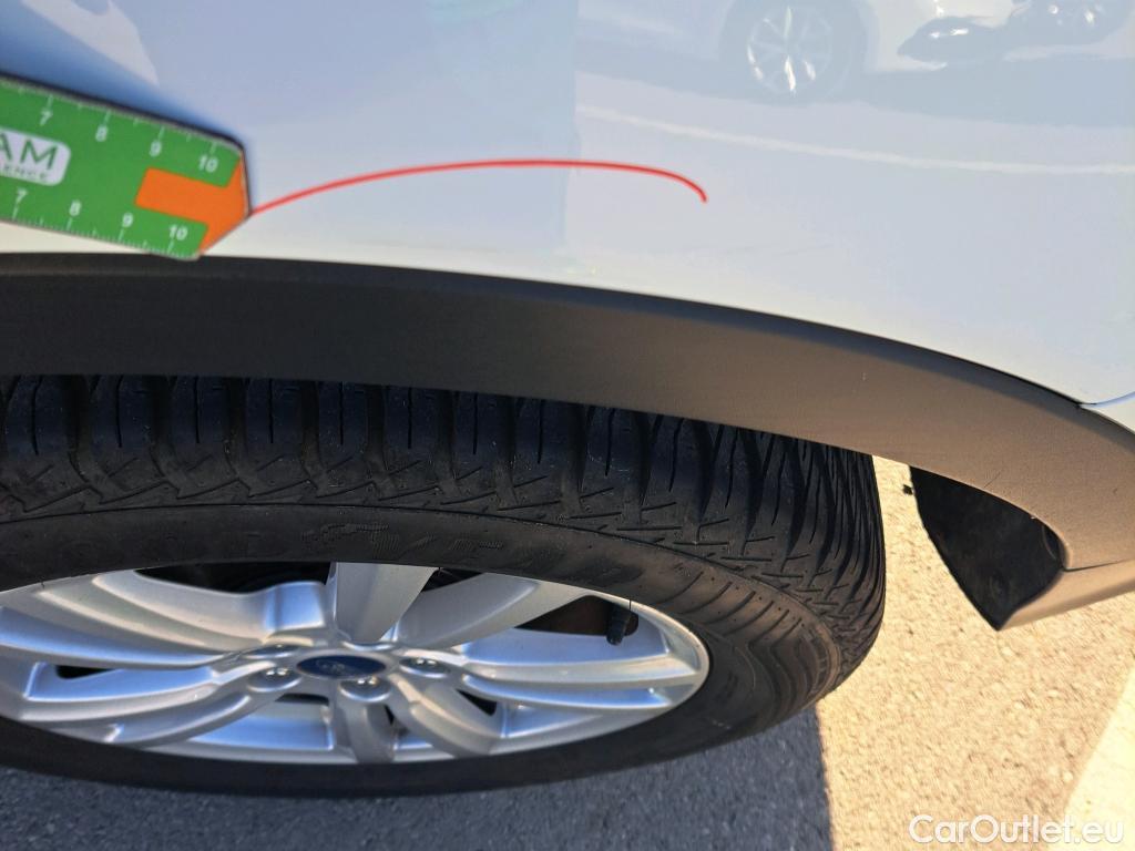  Ford  Kuga FORD  / 2016 / 5P / todoterreno 1.5 EcoBoost 88kW 4x2 Trend+ (CX) #50