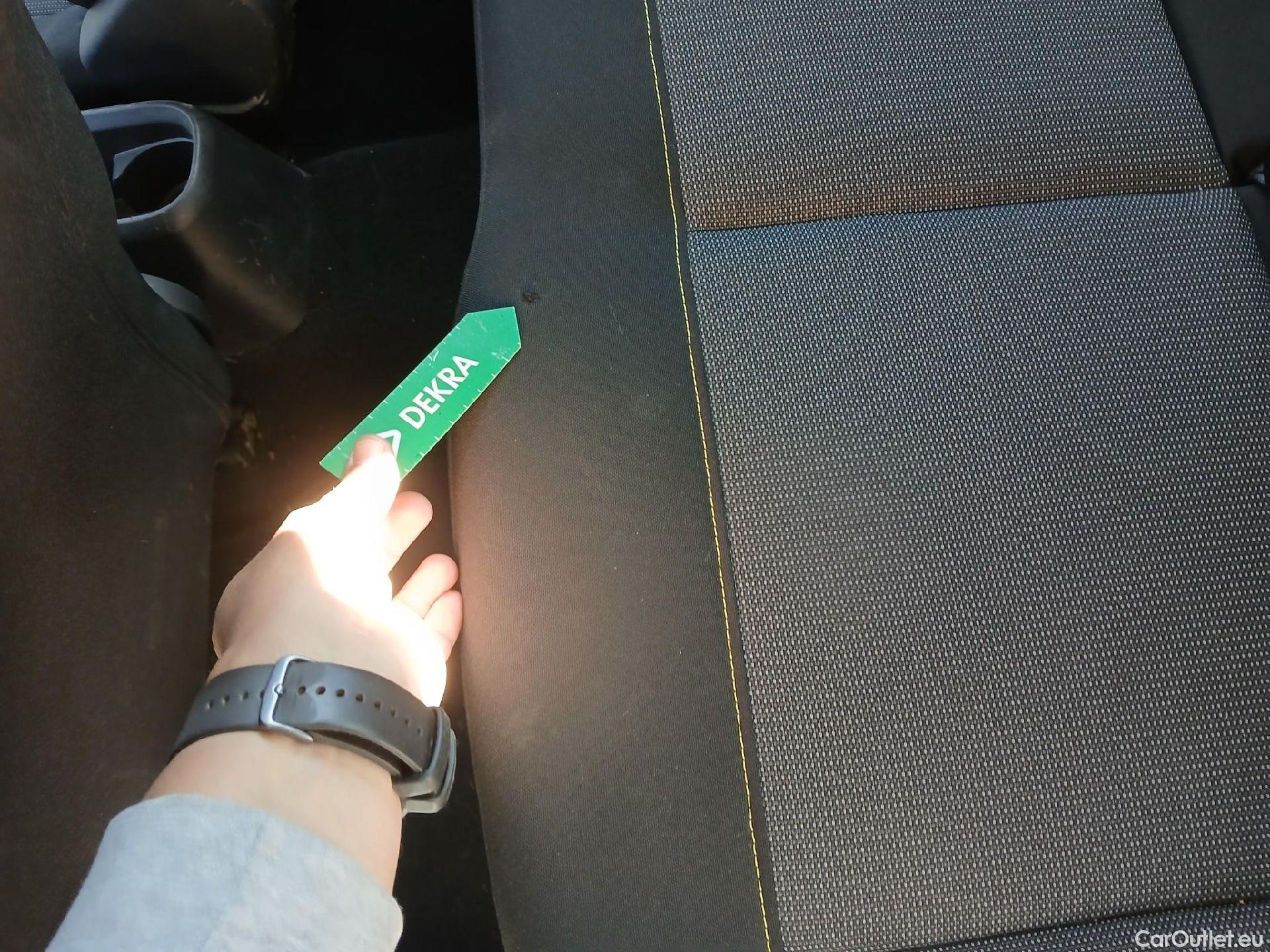  Citroen  C3 CITROEN  / 2016 / 5P / berlina con portón BlueHDi 73KW (100CV) S&S FEEL #4