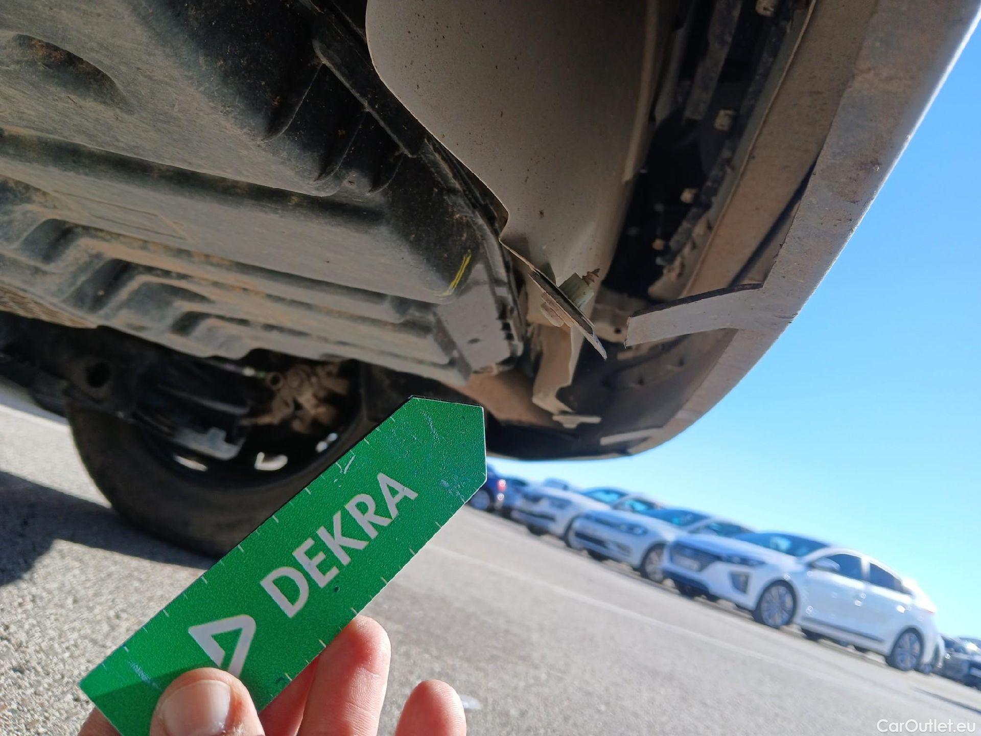  Citroen  C3 CITROEN  / 2016 / 5P / berlina con portón BlueHDi 73KW (100CV) S&S FEEL #30