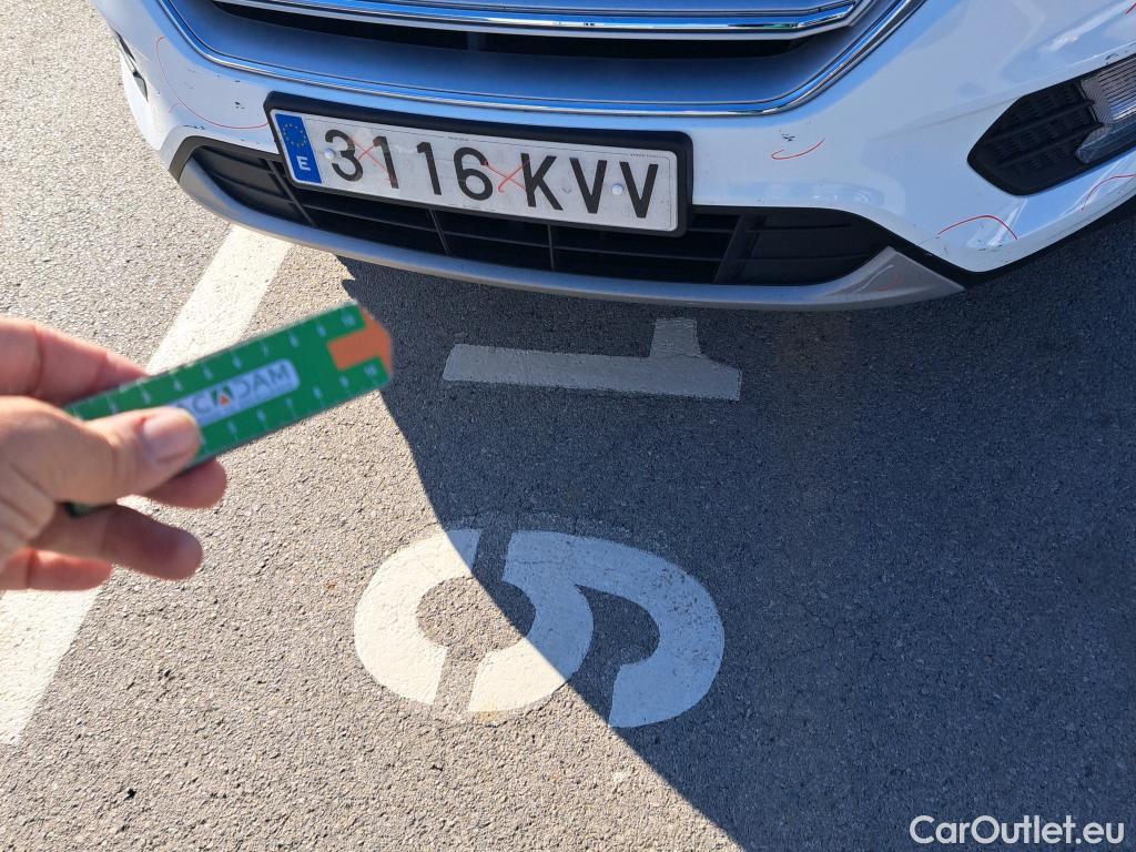  Ford  Kuga FORD  / 2016 / 5P / todoterreno 1.5 EcoBoost 88kW 4x2 Trend+ (CX) #19