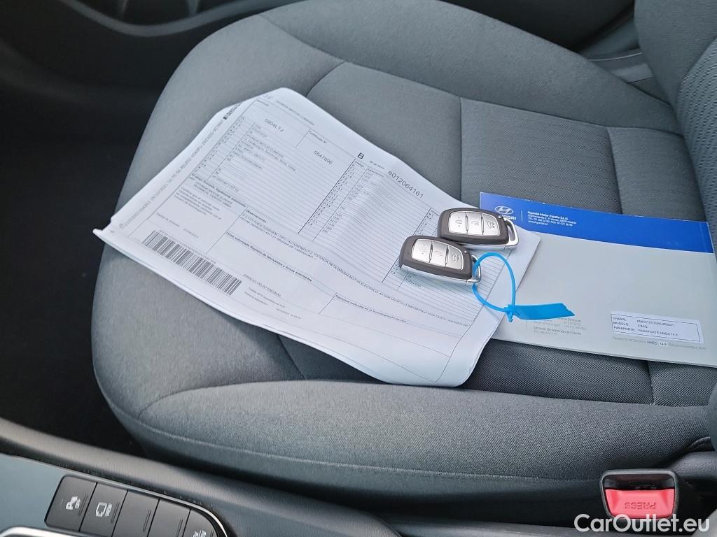  Hyundai   Ioniq HYUNDAI / 2019 / 5P / berlina con portón 1.6 GDI PHEV Tecno DCT #7