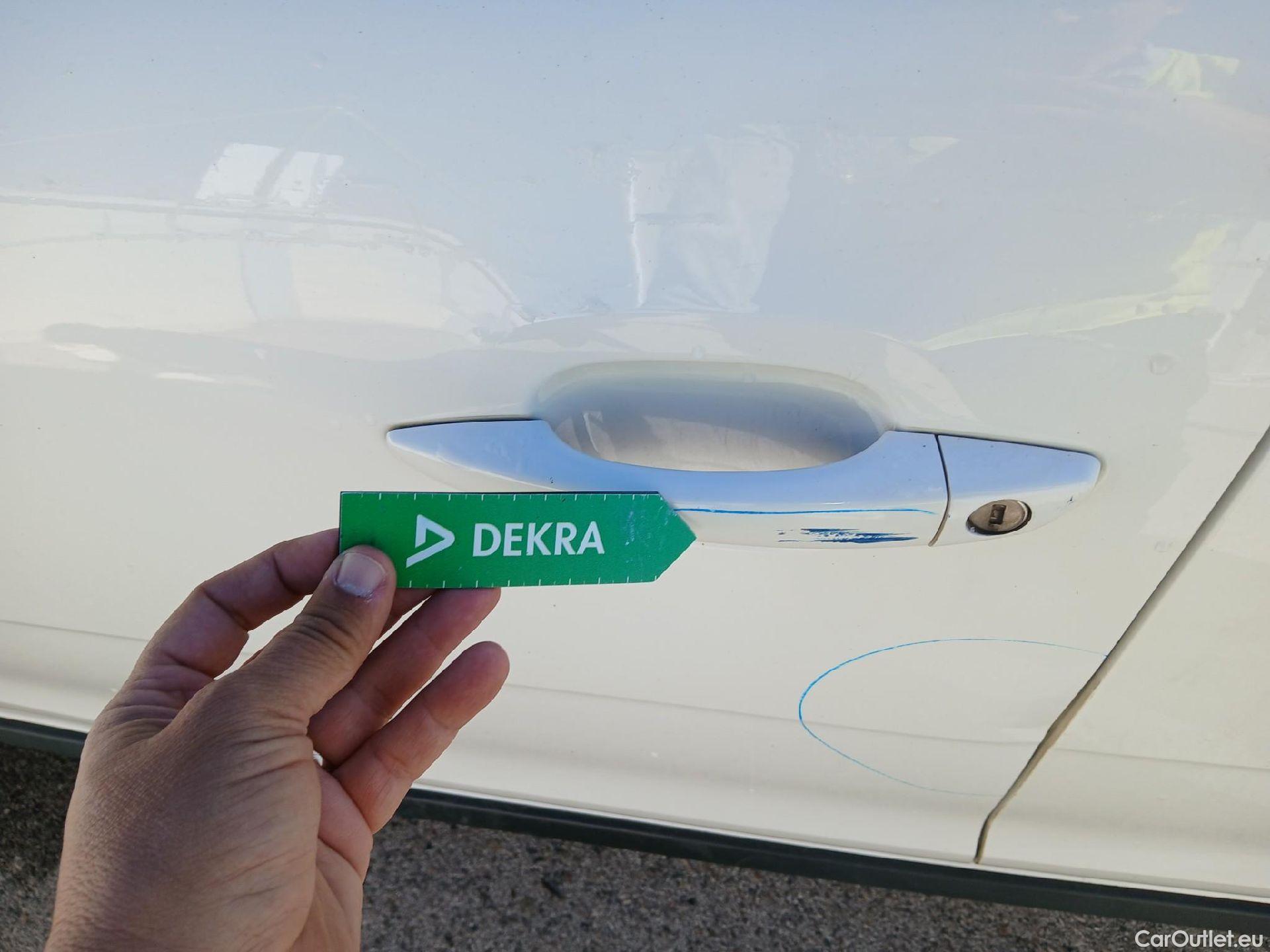  Citroen  C3 CITROEN  / 2016 / 5P / berlina con portón BlueHDi 73KW (100CV) S&S FEEL #25