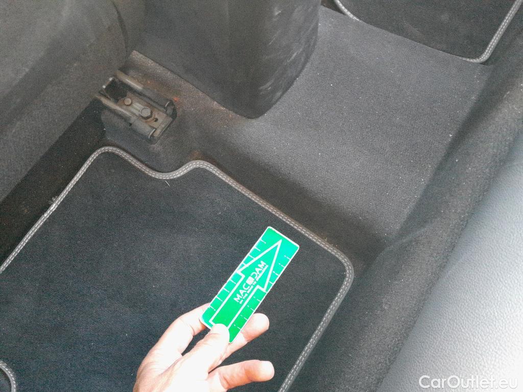  KIA  Niro KIA  / 2019 / 5P / crossover 1.6 GDi PHEV 104kW (141CV) Drive #53