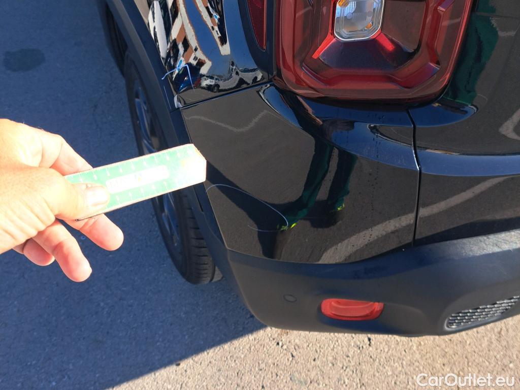 Jeep  Patriot JEEP Renegade / 2014 / 5P / todoterreno 80 Aniversario 1.0G 88kW (120CV) 4x2(SP) #29