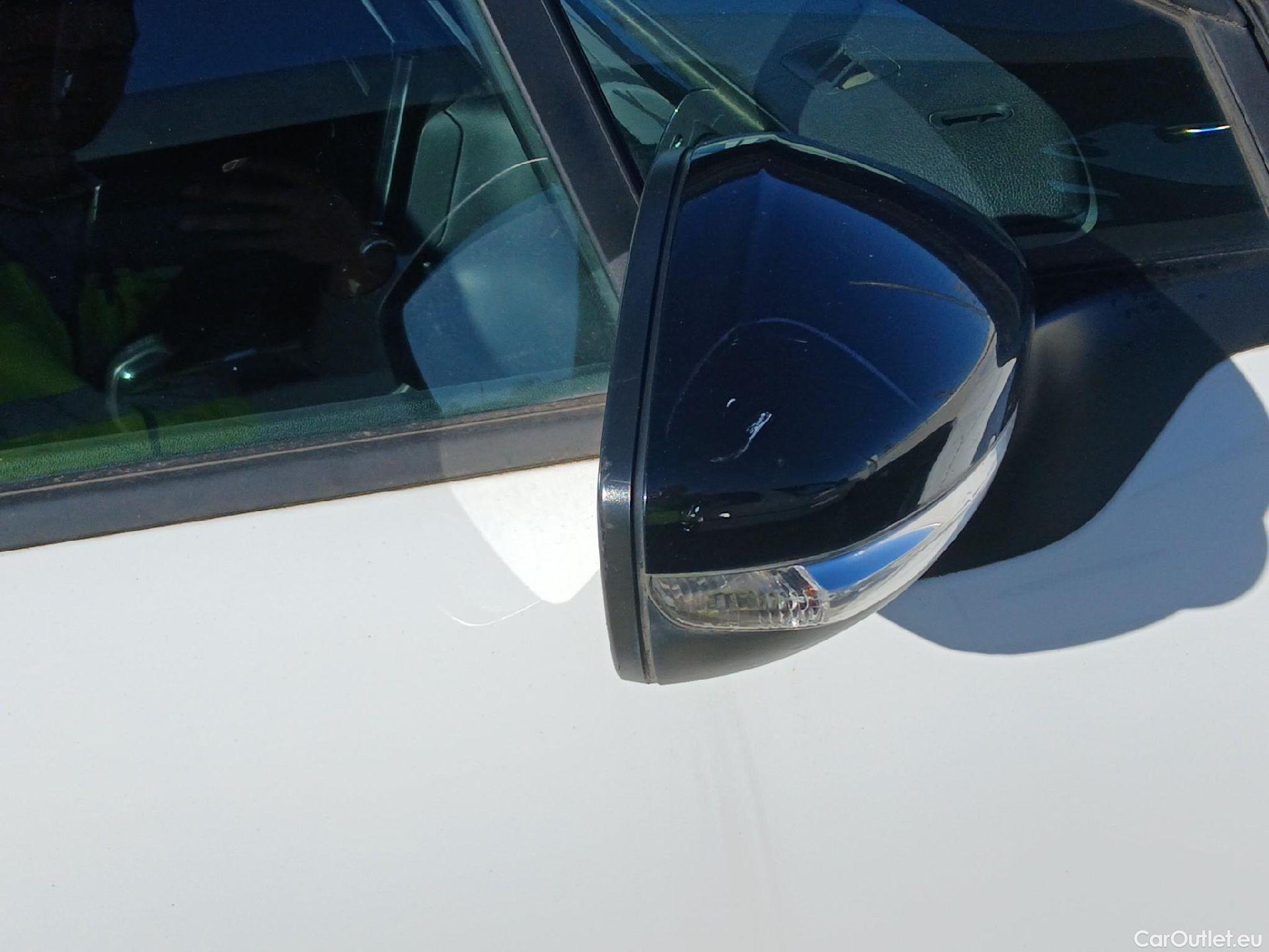  Citroen  C3 CITROEN  / 2016 / 5P / berlina con portón BlueHDi 73KW (100CV) S&S FEEL #34