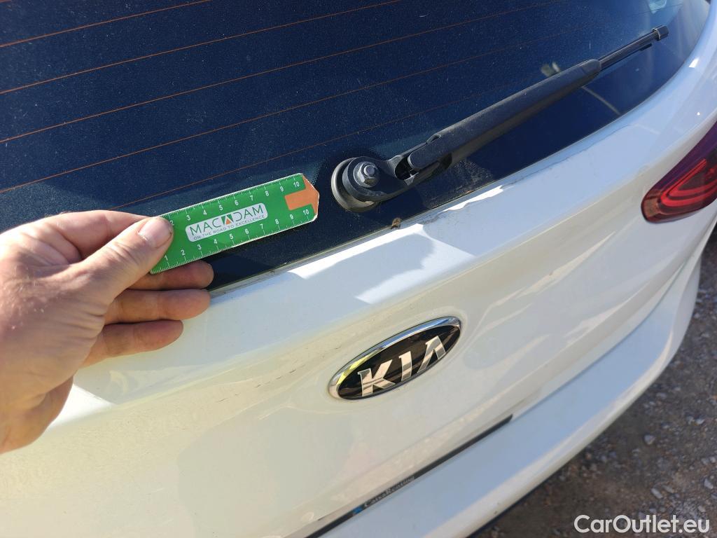  KIA  Cee'd KIA Ceed / 2018 / 5P / berlina con portón 1.0 T-GDi 74kW (100CV) Drive (CX) #32