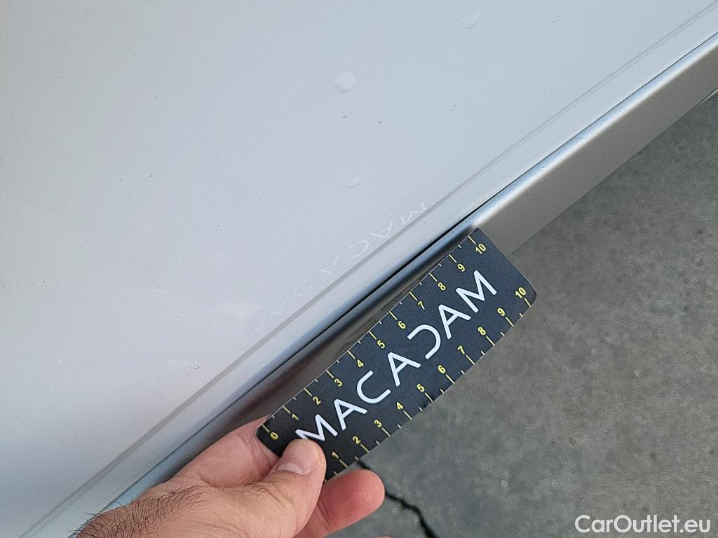  Hyundai   Ioniq HYUNDAI / 2019 / 5P / berlina con portón 1.6 GDI PHEV Tecno DCT #6