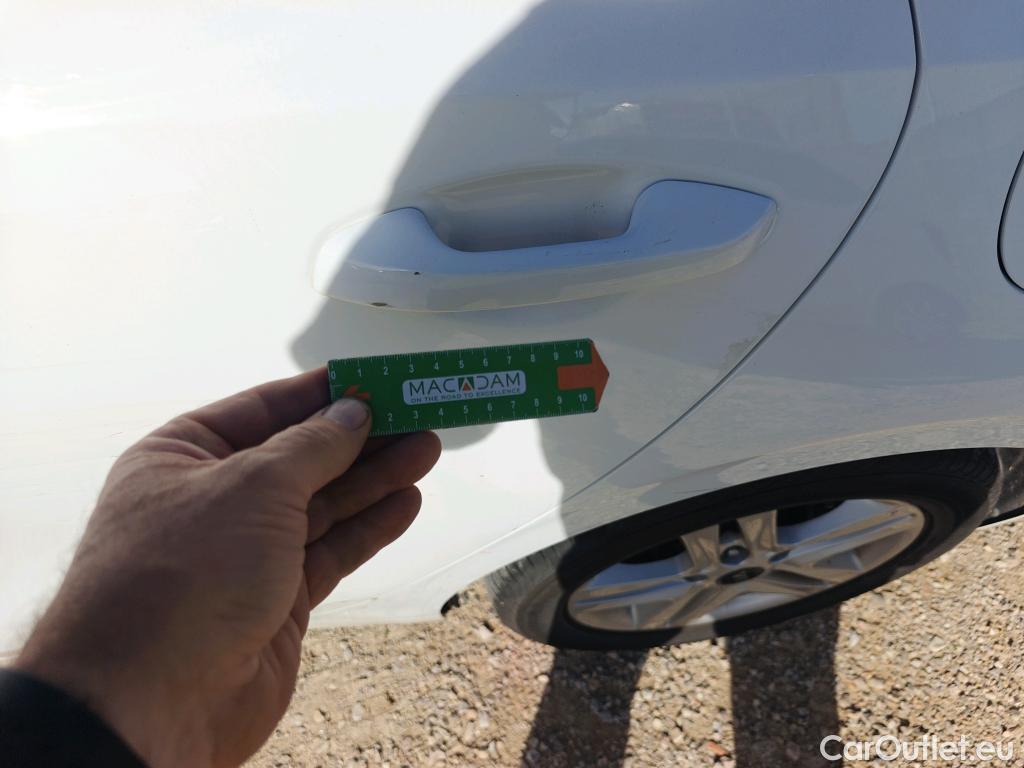  KIA  Cee'd KIA Ceed / 2018 / 5P / berlina con portón 1.0 T-GDi 74kW (100CV) Drive (CX) #30