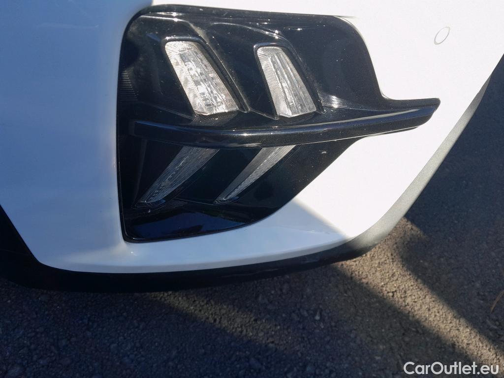  KIA  Niro KIA  / 2019 / 5P / crossover 1.6 GDi PHEV 104kW (141CV) Drive #47