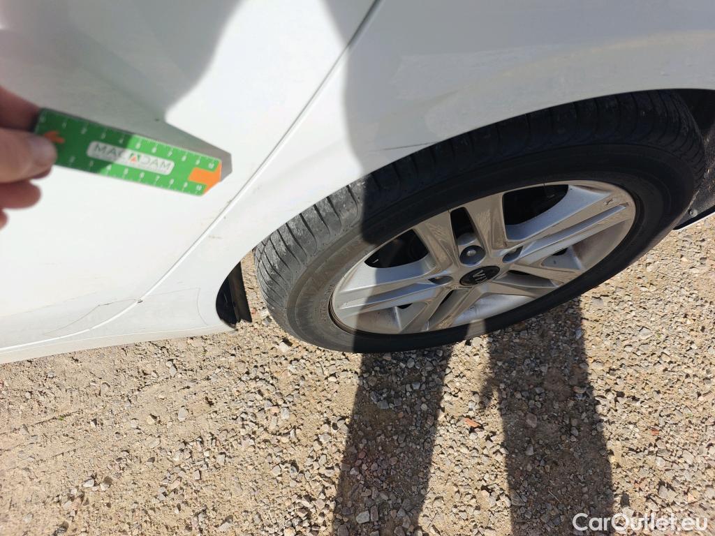  KIA  Cee'd KIA Ceed / 2018 / 5P / berlina con portón 1.0 T-GDi 74kW (100CV) Drive (CX) #14