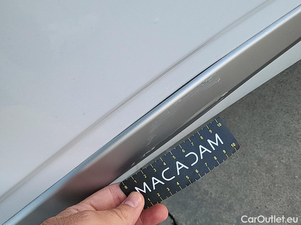  Hyundai   Ioniq HYUNDAI / 2019 / 5P / berlina con portón 1.6 GDI PHEV Tecno DCT #12