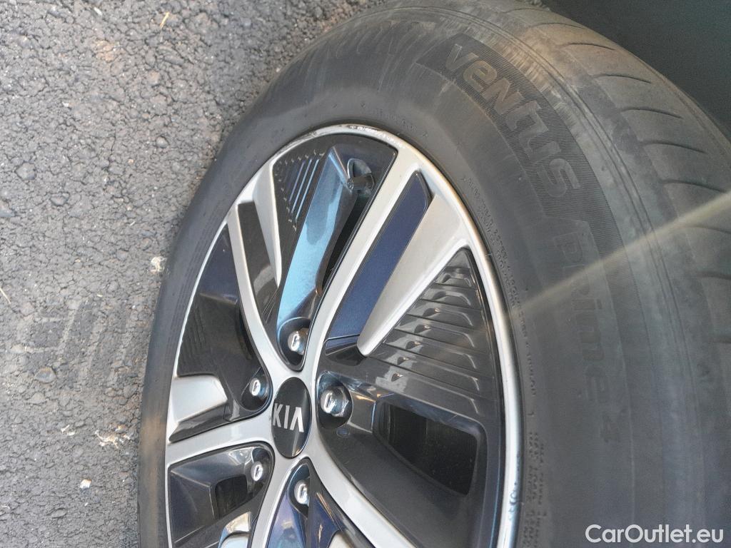  KIA  Niro KIA  / 2019 / 5P / crossover 1.6 GDi PHEV 104kW (141CV) Drive #10