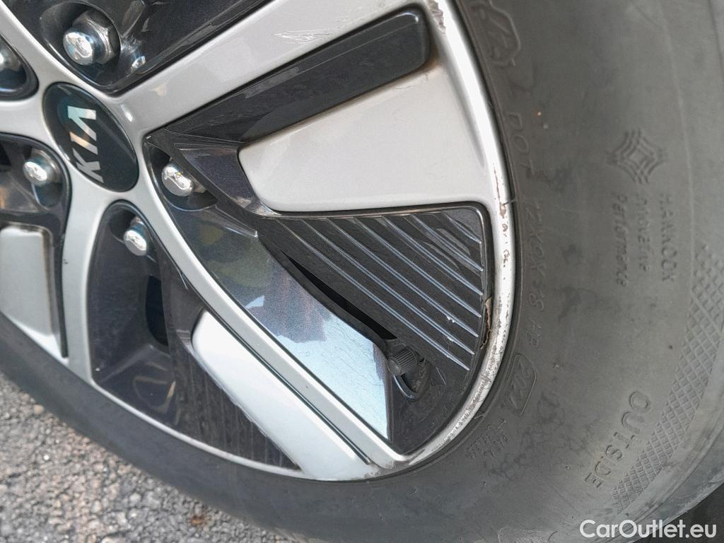  KIA  Niro KIA  / 2019 / 5P / crossover 1.6 GDi PHEV 104kW (141CV) Drive #8