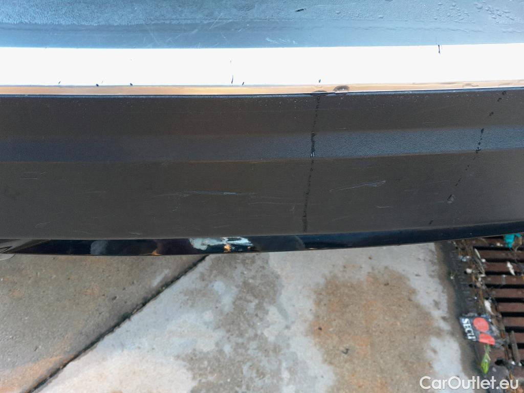  Peugeot  2008 PEUGEOT  / 2019 / 5P / todoterreno Allure Pack Puretech 130 S&S EAT8 (AC2) #17