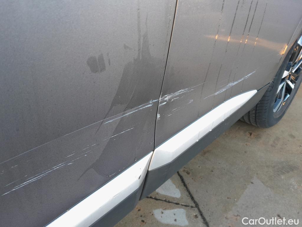  Peugeot  2008 PEUGEOT  / 2019 / 5P / todoterreno Allure Pack Puretech 130 S&S EAT8 (AC2) #5