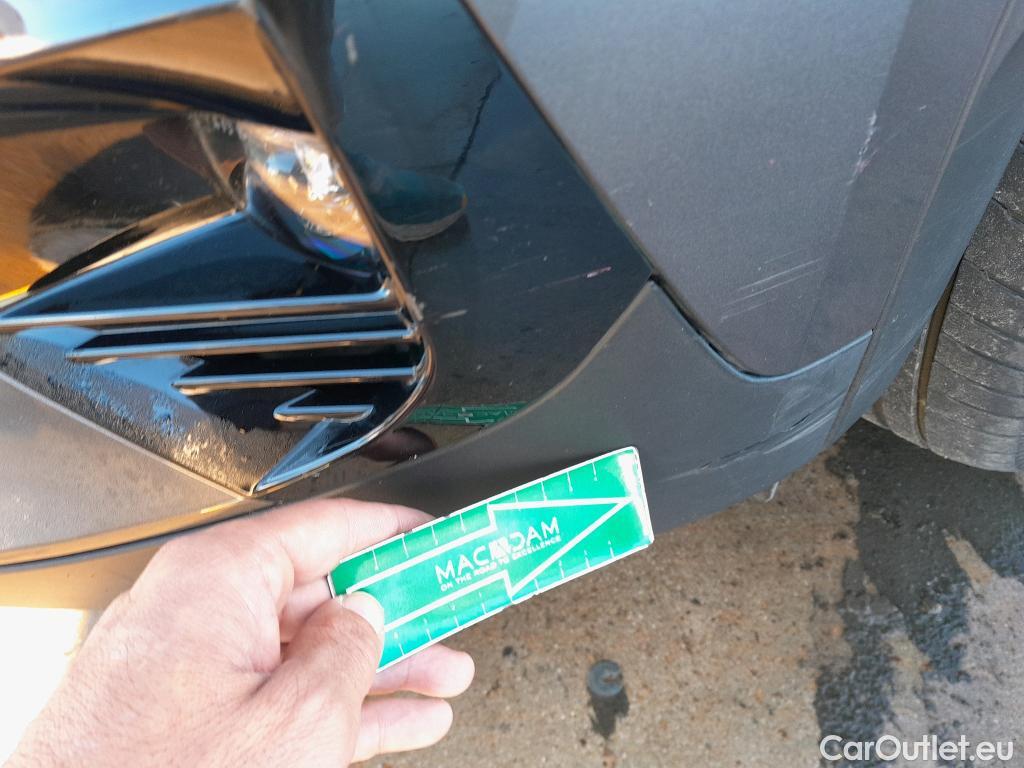  Peugeot  2008 PEUGEOT  / 2019 / 5P / todoterreno Allure Pack Puretech 130 S&S EAT8 (AC2) #21