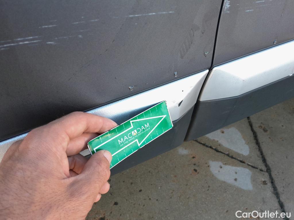  Peugeot  2008 PEUGEOT  / 2019 / 5P / todoterreno Allure Pack Puretech 130 S&S EAT8 (AC2) #31