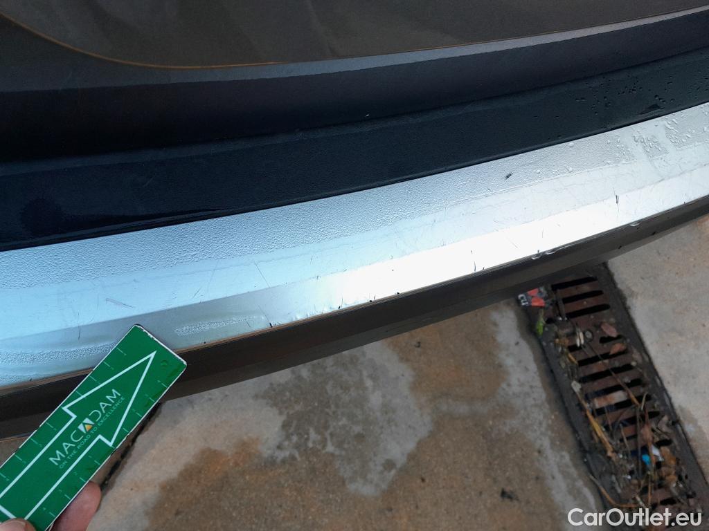  Peugeot  2008 PEUGEOT  / 2019 / 5P / todoterreno Allure Pack Puretech 130 S&S EAT8 (AC2) #24