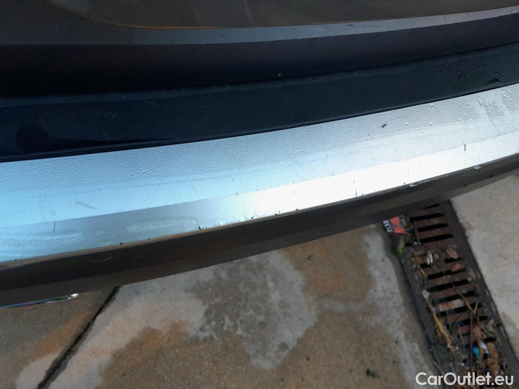  Peugeot  2008 PEUGEOT  / 2019 / 5P / todoterreno Allure Pack Puretech 130 S&S EAT8 (AC2) #25