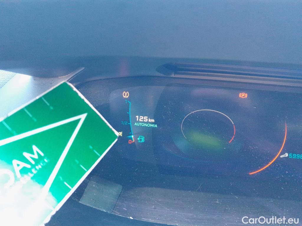  Peugeot  2008 PEUGEOT  / 2019 / 5P / todoterreno Allure Pack Puretech 130 S&S EAT8 (AC2) #28