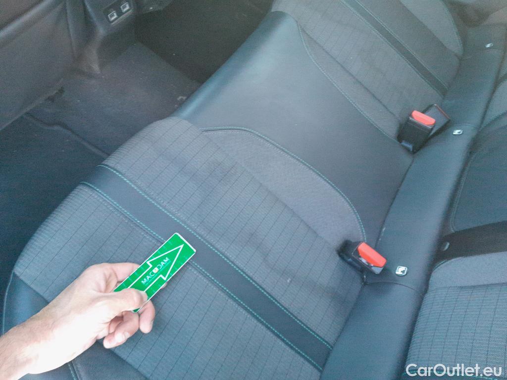  Peugeot  2008 PEUGEOT  / 2019 / 5P / todoterreno Allure Pack Puretech 130 S&S EAT8 (AC2) #9