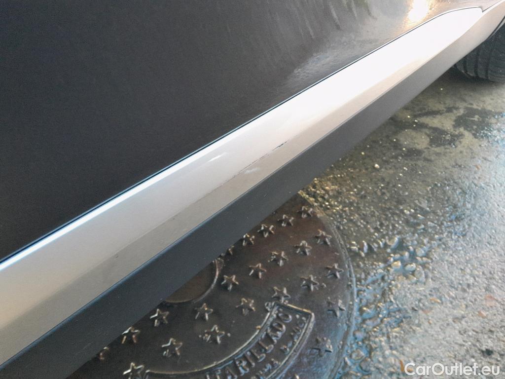  Peugeot  2008 PEUGEOT  / 2019 / 5P / todoterreno Allure Pack Puretech 130 S&S EAT8 (AC2) #22