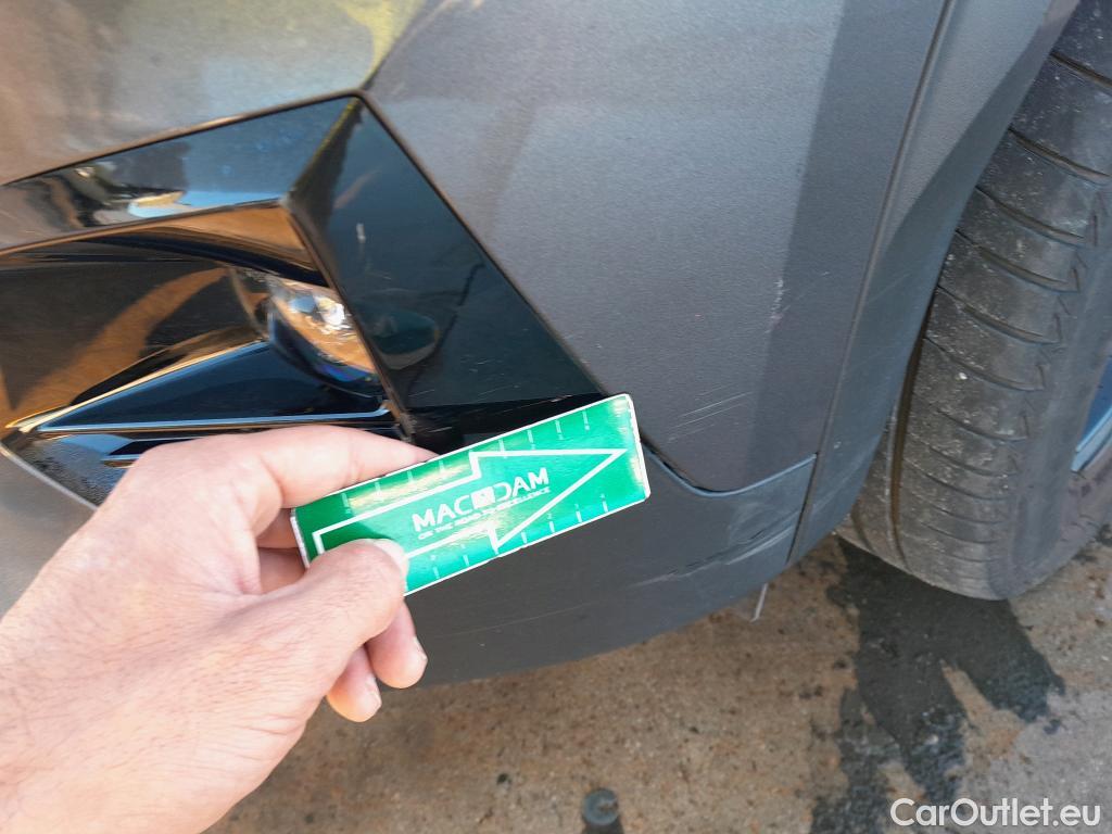  Peugeot  2008 PEUGEOT  / 2019 / 5P / todoterreno Allure Pack Puretech 130 S&S EAT8 (AC2) #14