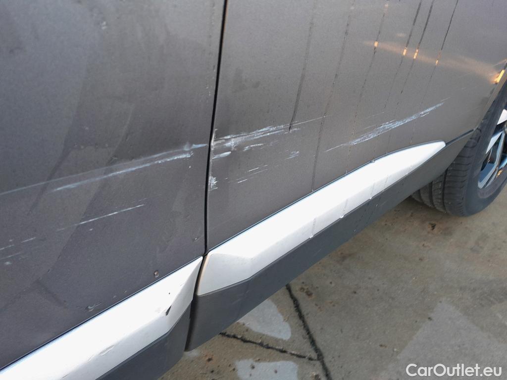  Peugeot  2008 PEUGEOT  / 2019 / 5P / todoterreno Allure Pack Puretech 130 S&S EAT8 (AC2) #10