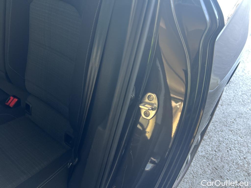 Volkswagen  Passat VOLKSWAGEN  / 2019 / 4P / sedán Executive 2.0 TDI 110kW (150CV) DSG #11